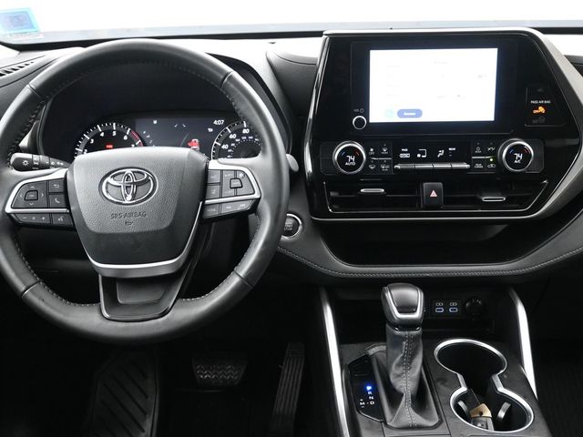 2023 Toyota Highlander LE 13