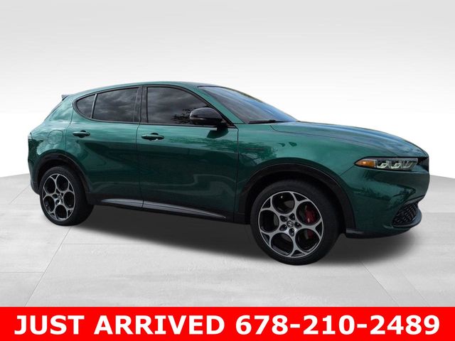 Green (Verde Fangio Tri-Coat) 2024 Alfa Romeo Tonale Veloce AWD SUV / Crossover All-Wheel Drive 6-Speed Automatic