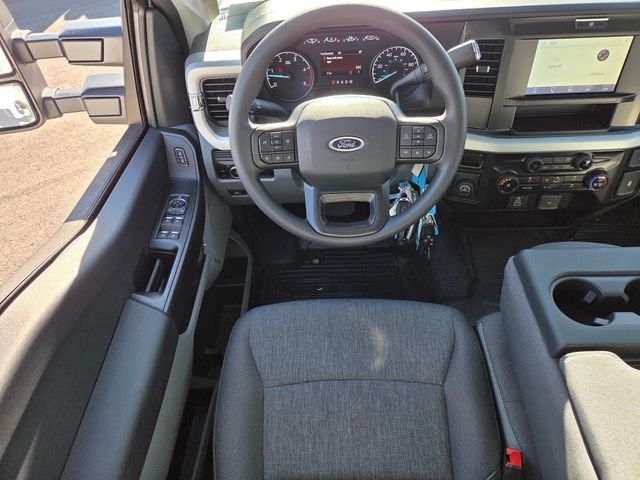 New 2026 Ford Super Duty F-350 Chassis Crew Cab XL