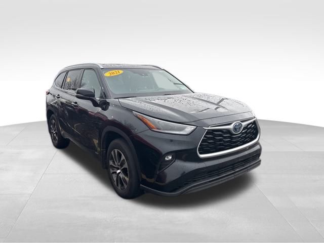 used 2021 Toyota Highlander Hybrid car, priced at $32,999
