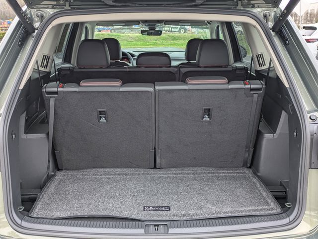 2025 Volkswagen Atlas 2.0T Peak Edition Green at Matthews Motors of Wilmington