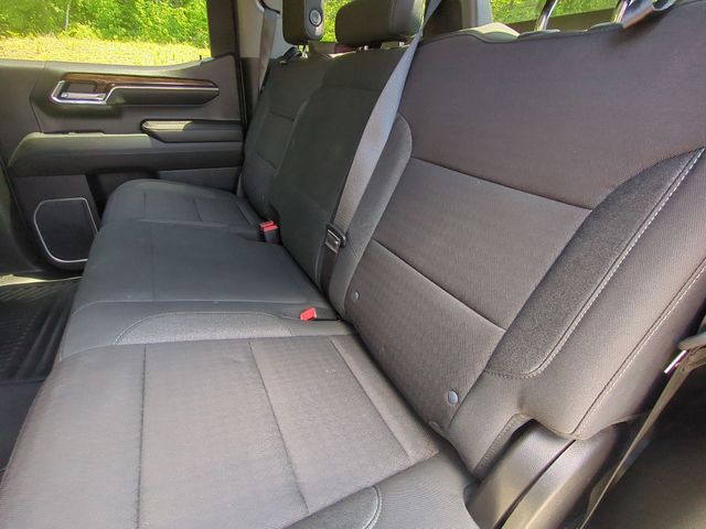 Used 2024 White GMC SLE image 28