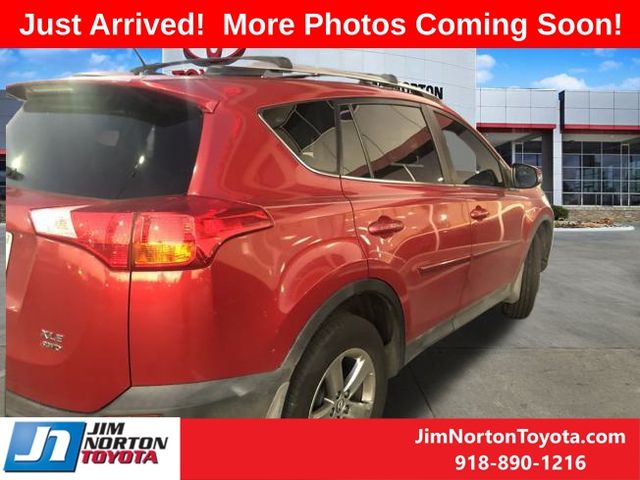 2015 Toyota RAV4 XLE 3