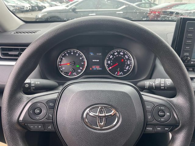 2022 Toyota RAV4 XLE 28