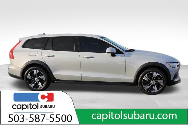 2020 Volvo V60 Cross Country T5 21