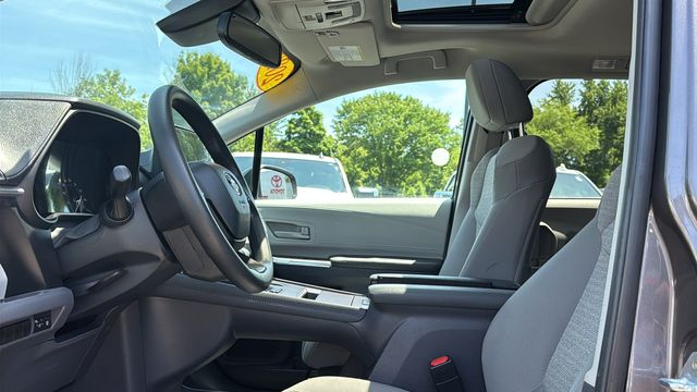 Used 2024 Toyota Sienna Van