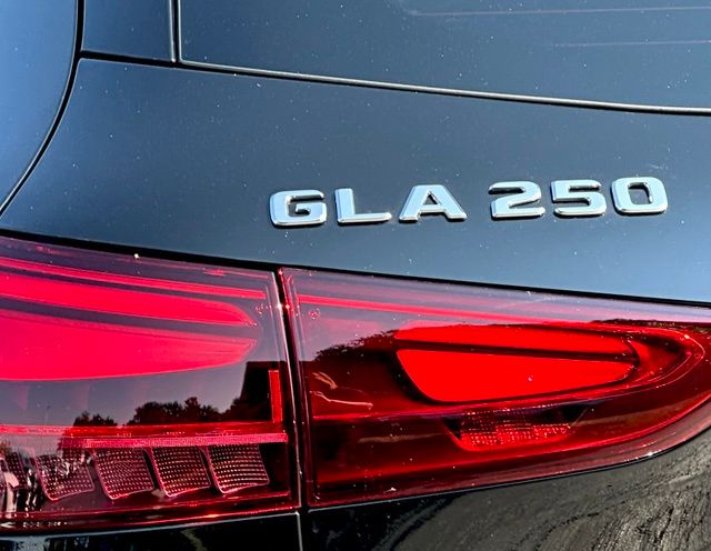 New 2026 Black Mercedes-Benz GLA 250 image 10