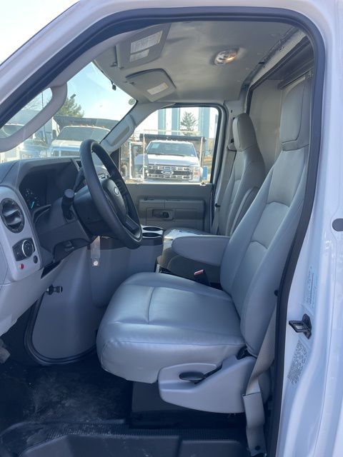 2025 Ford E-Series E-350 SD
