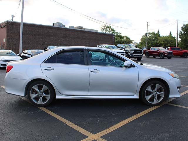 Used 2013 Classic Silver Metallic Toyota SE image 5