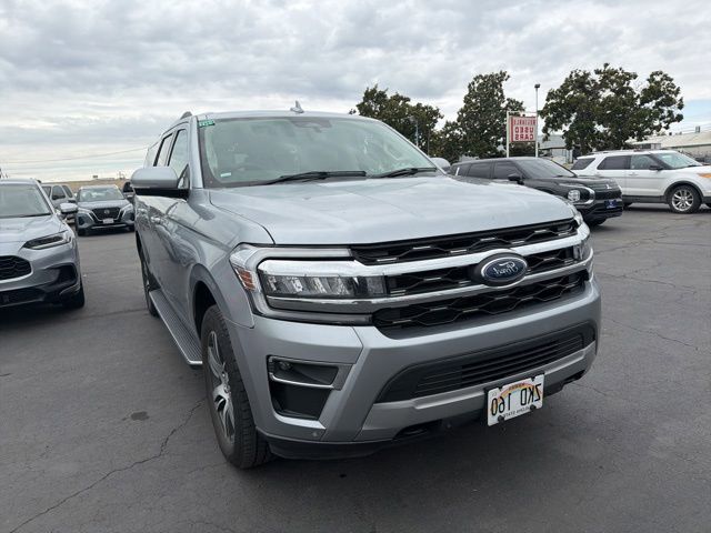 Silver Metallic 2023 Ford Expedition MAX Limited 4WD SUV / Crossover Four-Wheel Drive Automatic