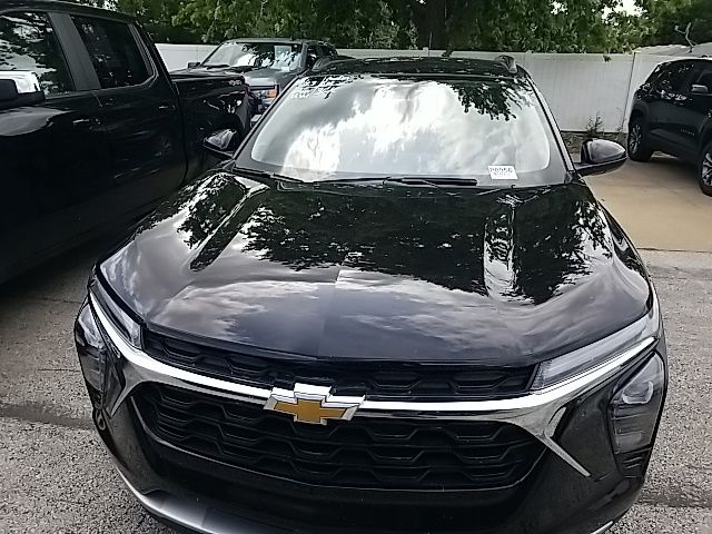 Used 2025 Chevrolet Trax SUV