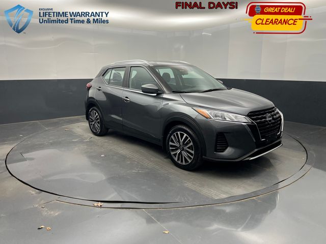 2022 Gun Metallic Nissan Kicks SV SUV