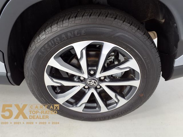 2022 Toyota Corolla Cross XLE photo