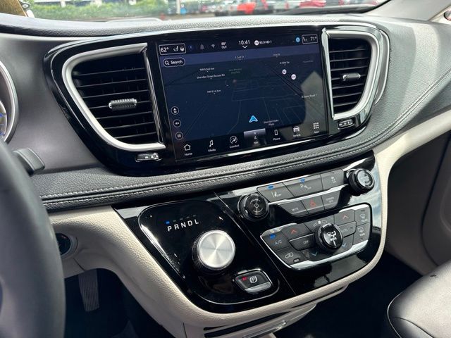 2024 Chrysler Pacifica - $25,388