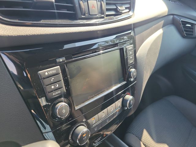 Used 2020 Gray Nissan S image 28