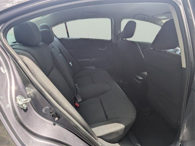 Used 2015  Honda SE image 37