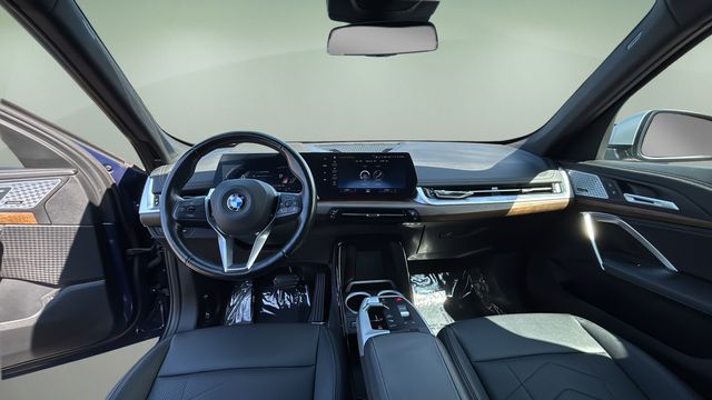 Used 2023 Blue BMW xDrive28i image 16