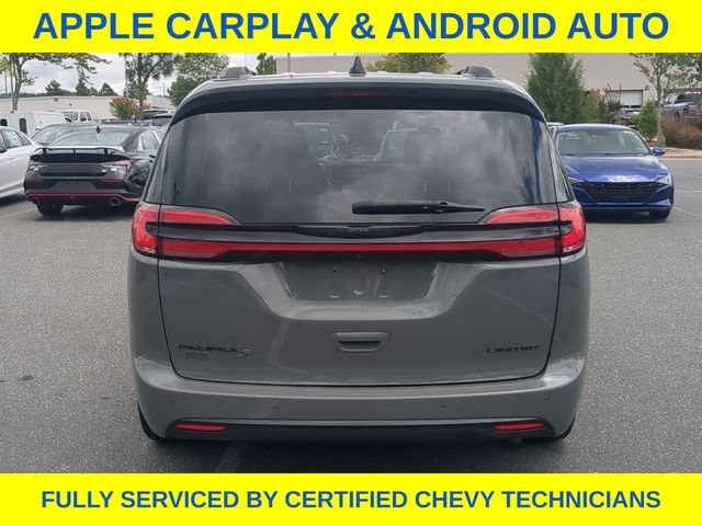 Used 2025 Chrysler Pacifica Van