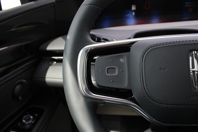 New 2026 Black Lincoln Premiere image 13