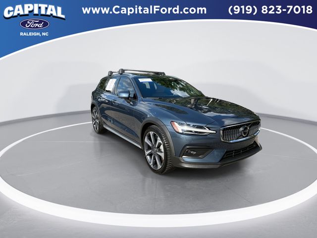 Used 2024 Blue Volvo Ultimate image 2