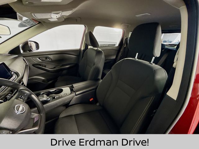 Used 2025 Nissan Rogue SUV