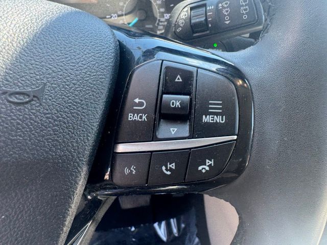 Used 2022 White Ford SE image 19