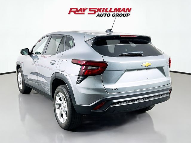 Used 2025 Gray Chevrolet LS image 5