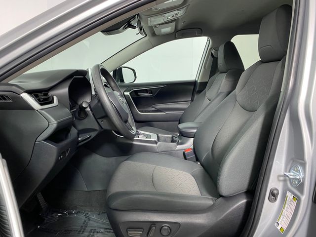 2024 Toyota RAV4 XLE photo