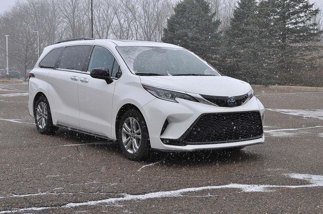 2023 Toyota Sienna XSE 7-Passenger AWD