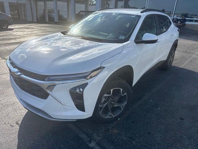 Summit White 2025 Chevrolet Trax SUV / Crossover Front-Wheel Drive 6-Speed Automatic