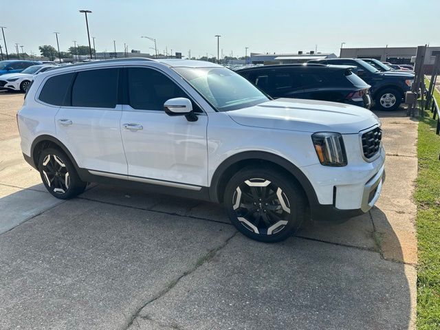 Glacial White Pearl 2024 Kia Telluride SUV / Crossover All-Wheel Drive 8-Speed Automatic
