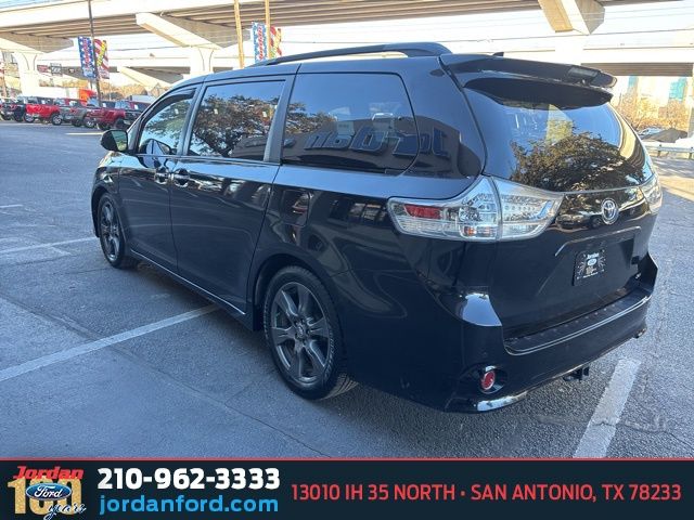 Used Car 2020 Toyota Sienna  For Sale Under $30,000 In San Antonio, Texas