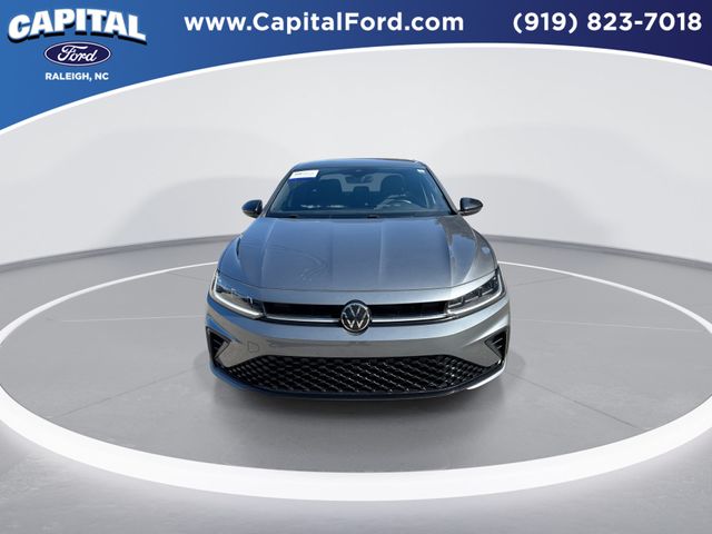 Used 2025 Gray Volkswagen 1.5T Sport image 3