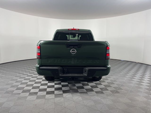 2025 Nissan Frontier SV 8