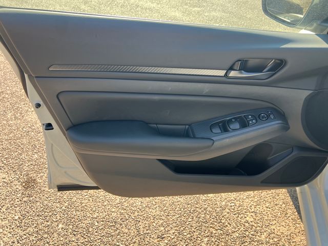 2025 Glacier White Nissan Altima 2.5 S FWD Sedan