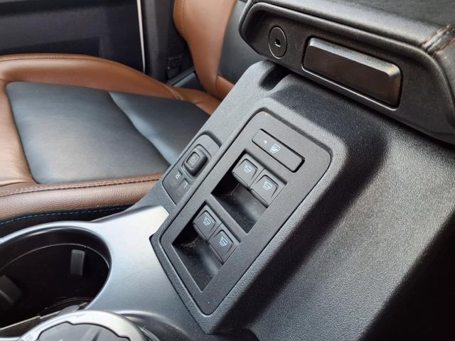 2024 Ford Bronco Outer Banks photo