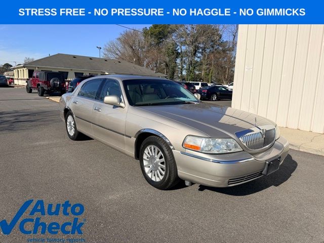 Gold 2003 Lincoln Town Car Signature Sedan Rear-Wheel Drive 4-Speed Automatic