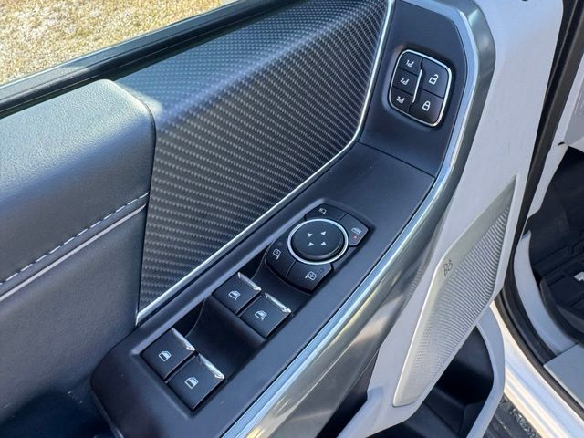 Used 2021 White Ford Limited image 20