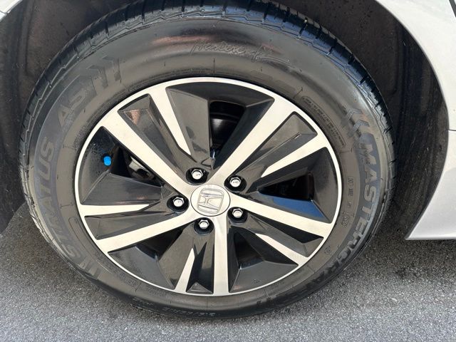Certified Used 2024 Silver Honda LX image 11