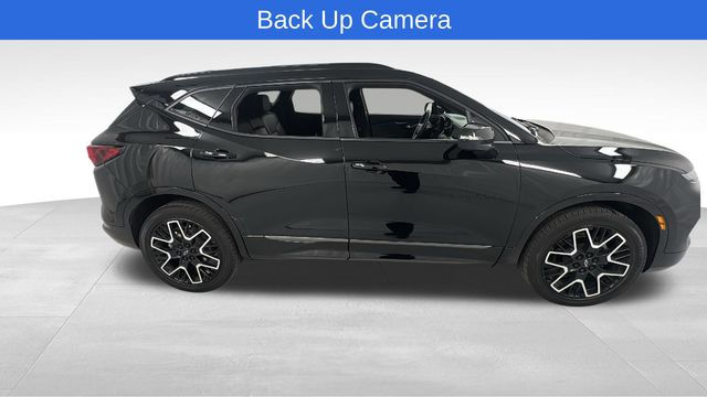 View vehicle photo 2