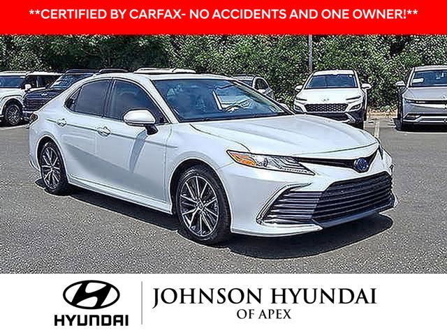 Pearl 2022 Toyota Camry Hybrid Sedan Front-Wheel Drive Continuously Variable Transmission