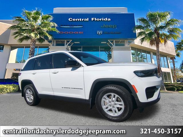 2023 Jeep Grand Cherokee Laredo 4WD