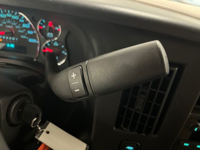 New 2026 Summit White Chevrolet Work Van image 16