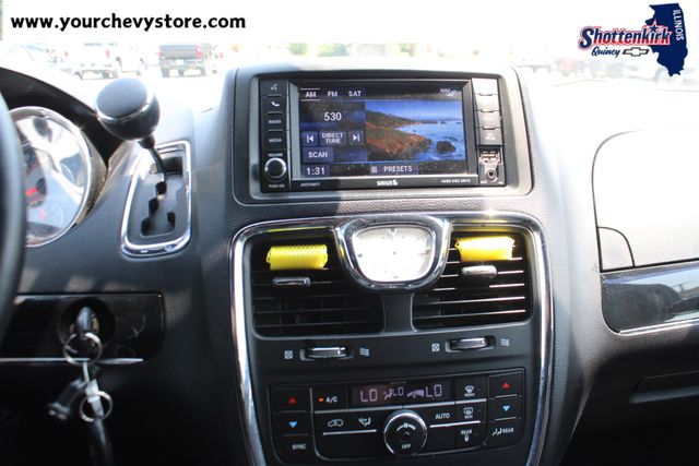 Used 2014 Chrysler Town & Country Van