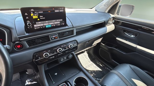 Used 2025  Honda Touring image 25