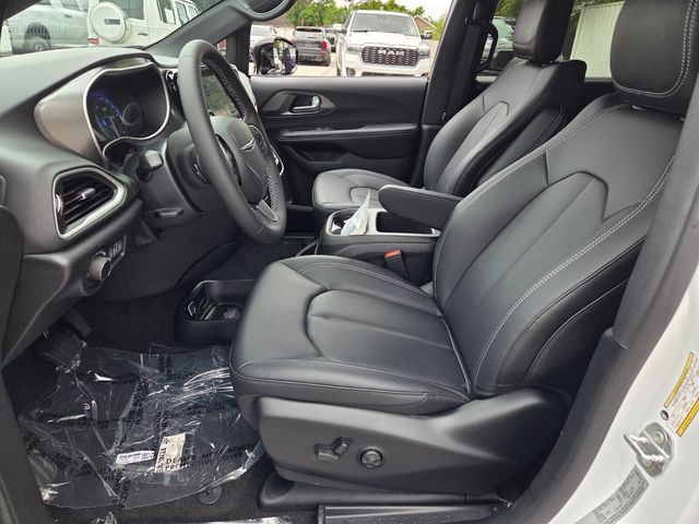 New 2026 White Chrysler LX image 3