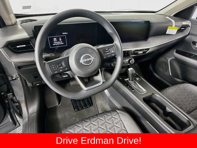 Used 2025 Nissan Kicks SUV