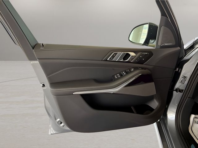 2026 BMW X7 40i - Photo 16