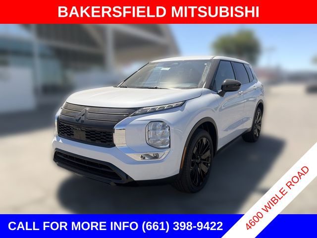 Diamond White 2026 Mitsubishi Outlander SUV / Crossover Front-Wheel Drive Continuously Variable Transmission