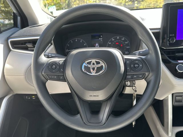 2024 Toyota Corolla Cross L 8